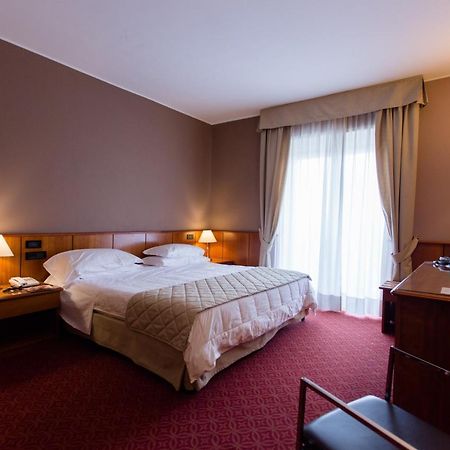 Air Palace Hotel Leinì Esterno foto