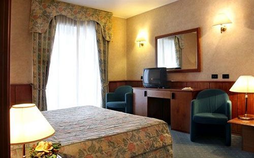 Air Palace Hotel Leinì Esterno foto