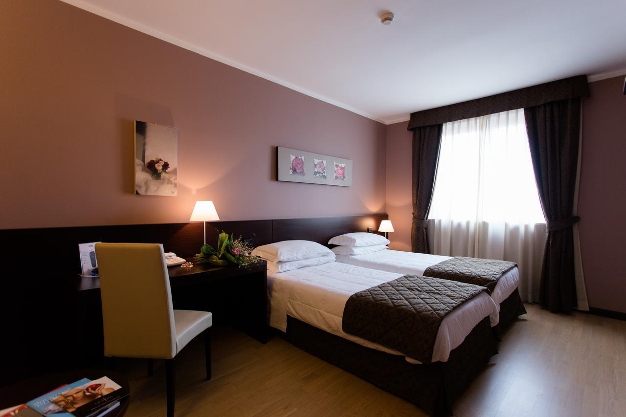 Air Palace Hotel Leinì Esterno foto
