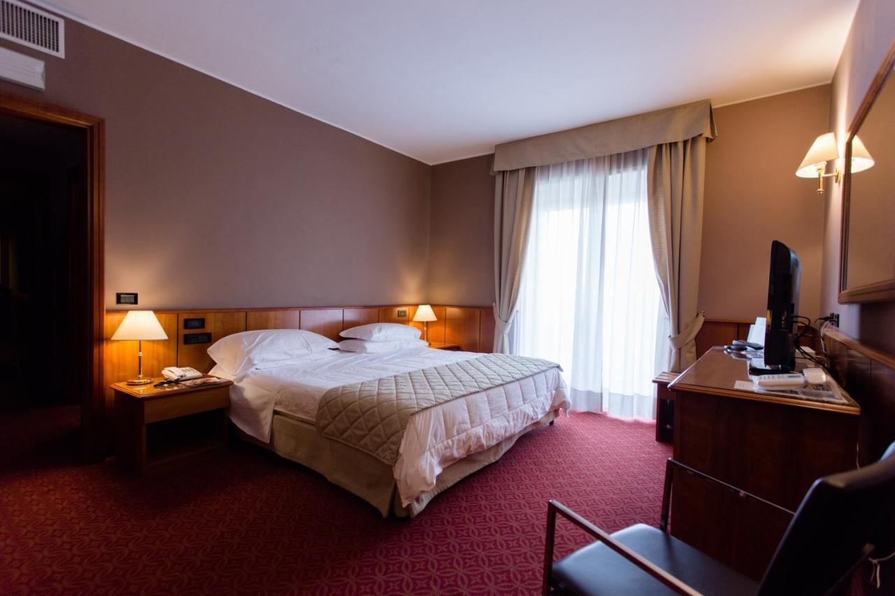 Air Palace Hotel Leinì Esterno foto